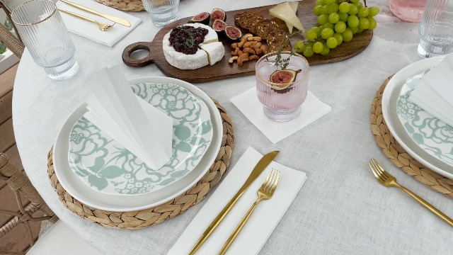 Amazon.com: Lintext Disposable Linen-Feel Guest Towels - 12